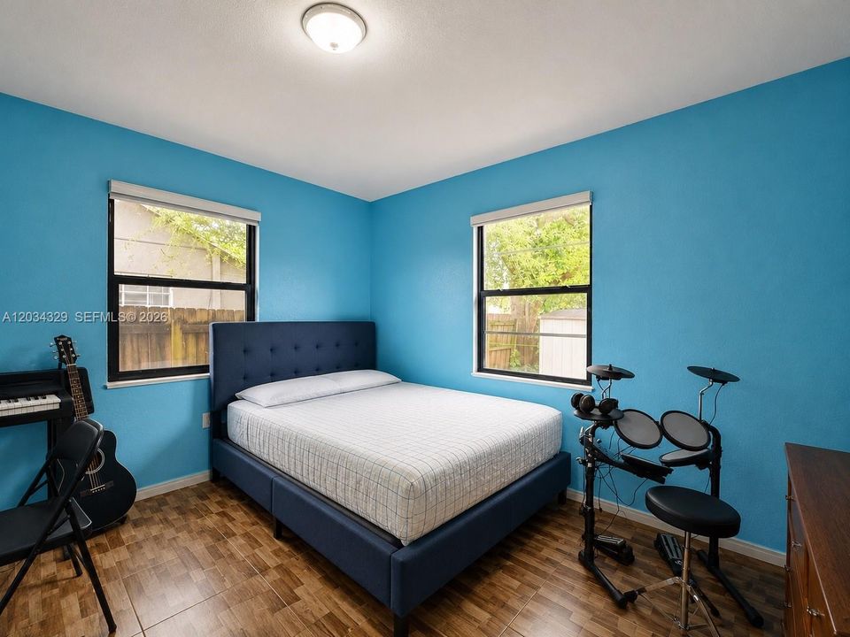 En Venta: $450,000 (4 camas, 2 baños, 1386 Pies cuadrados)