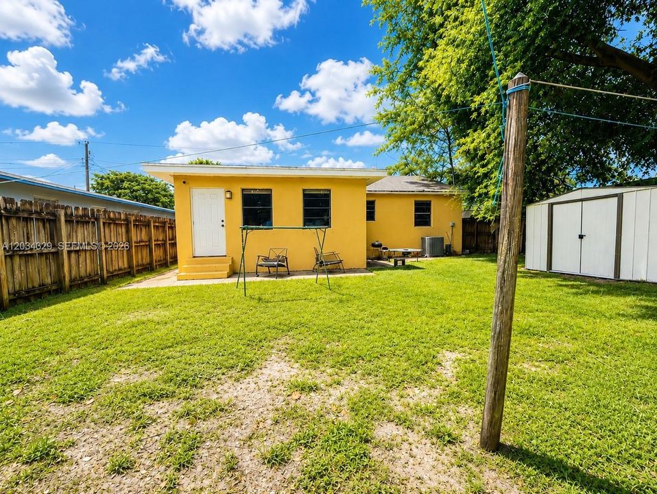 En Venta: $450,000 (4 camas, 2 baños, 1386 Pies cuadrados)