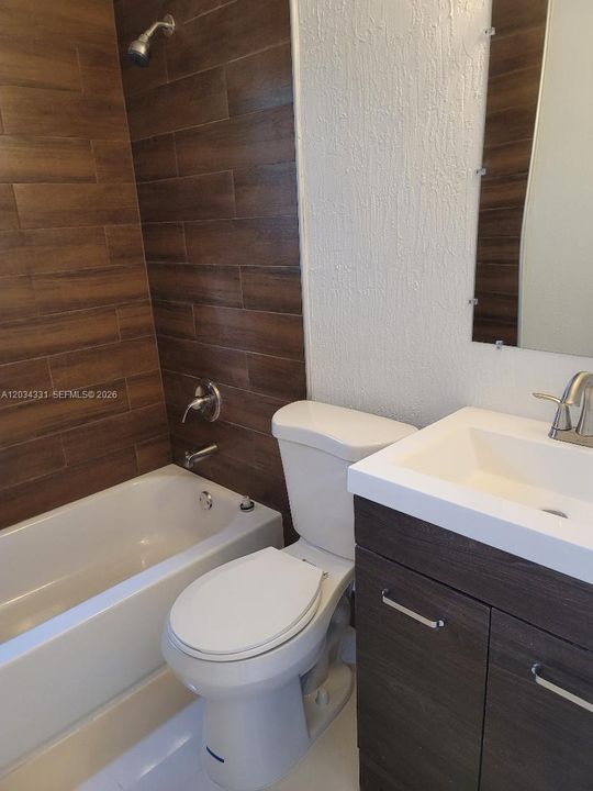 For Rent: $2,695 (2 beds, 1 baths, 832 Square Feet)