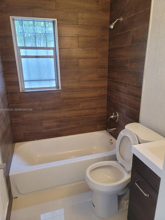For Rent: $2,695 (2 beds, 1 baths, 832 Square Feet)