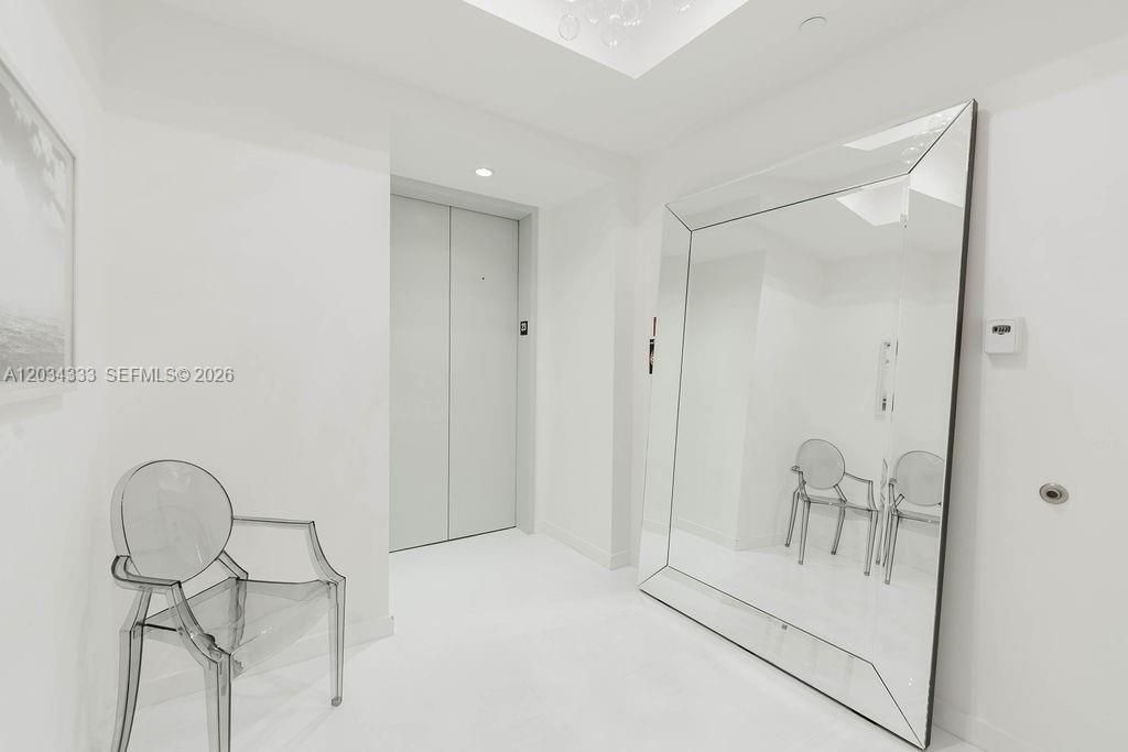 For Sale: $1,050,000 (2 beds, 3 baths, 1560 Square Feet)