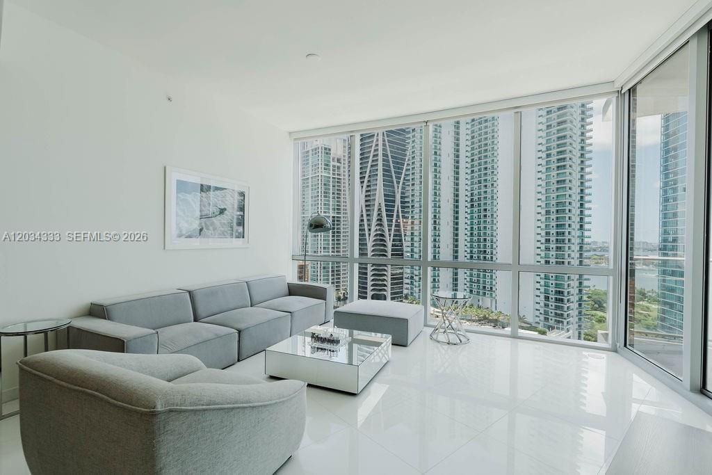 For Sale: $1,050,000 (2 beds, 3 baths, 1560 Square Feet)