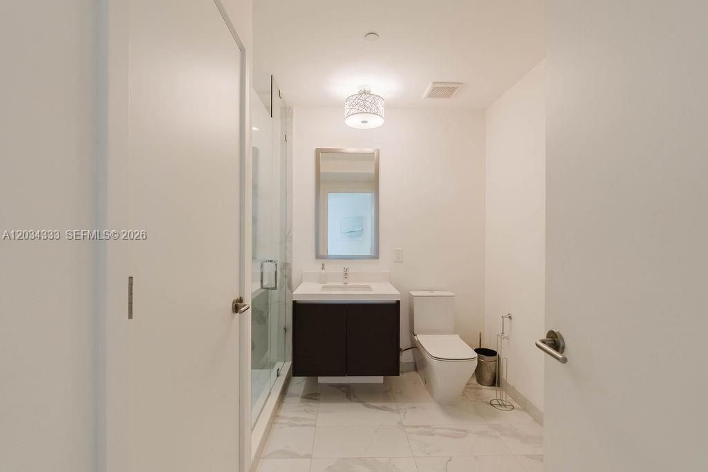 For Sale: $1,050,000 (2 beds, 3 baths, 1560 Square Feet)