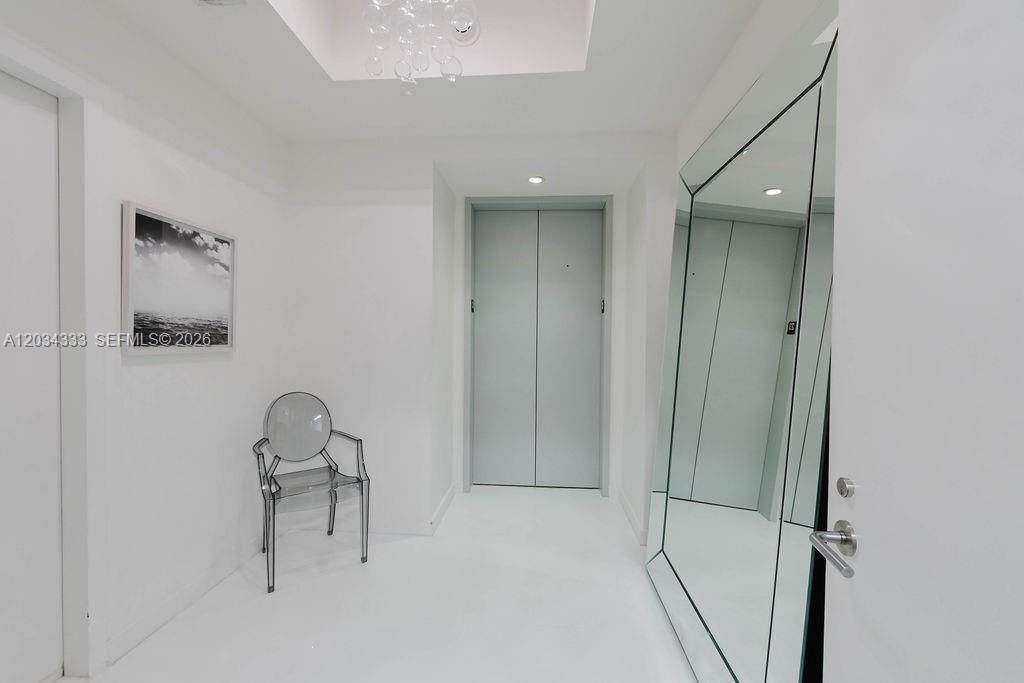 For Sale: $1,050,000 (2 beds, 3 baths, 1560 Square Feet)