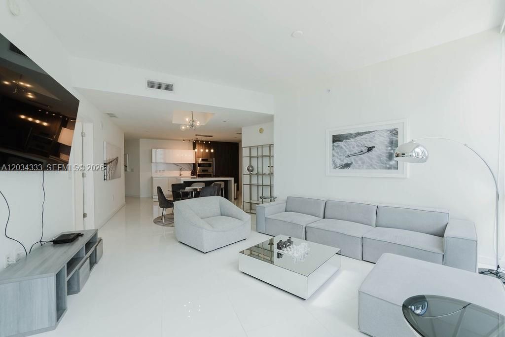 For Sale: $1,050,000 (2 beds, 3 baths, 1560 Square Feet)