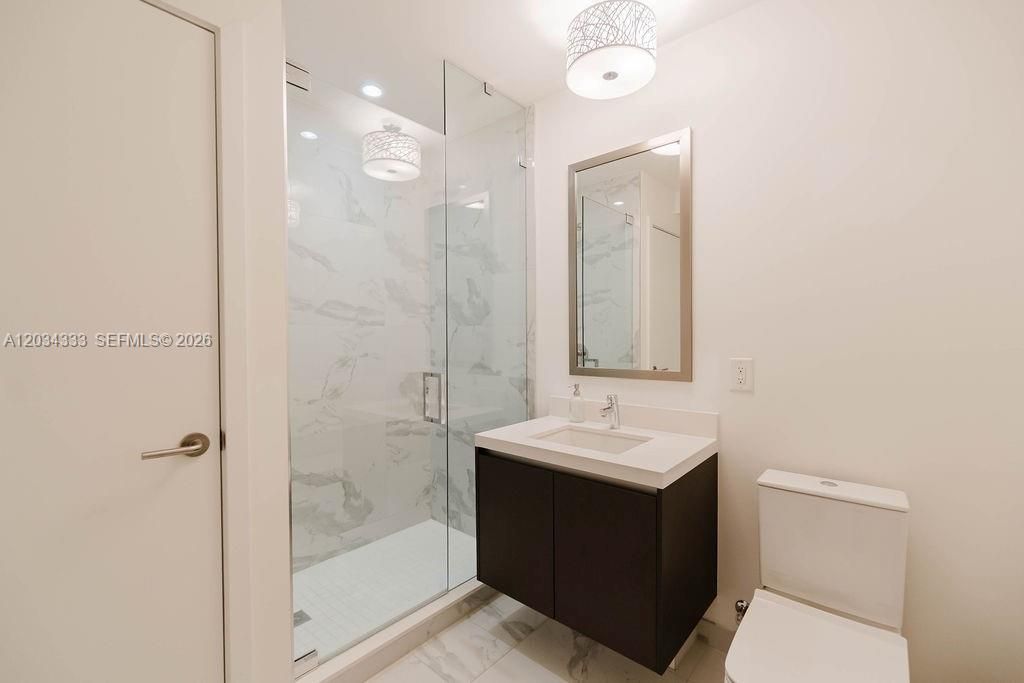 For Sale: $1,050,000 (2 beds, 3 baths, 1560 Square Feet)