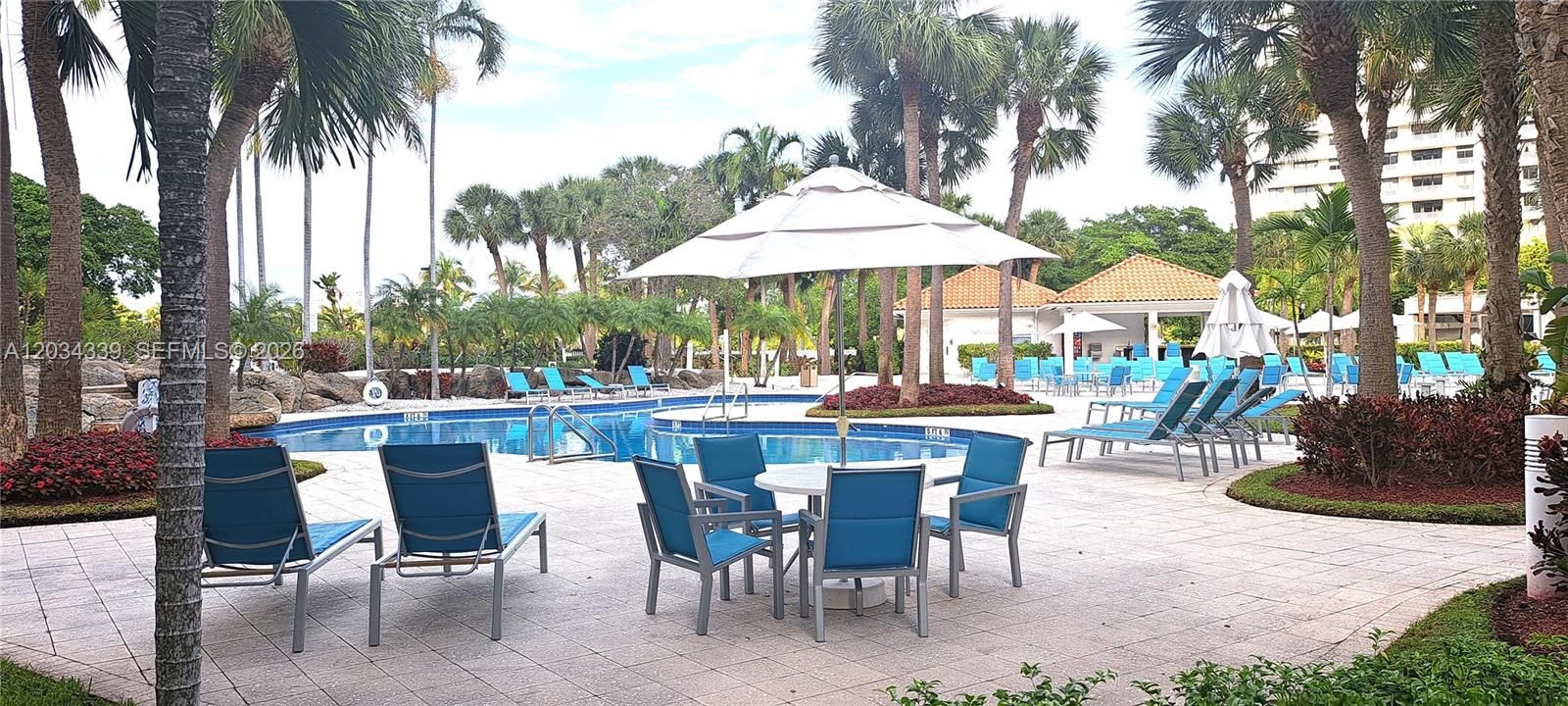 For Rent: $2,950 (3 beds, 2 baths, 1271 Square Feet)