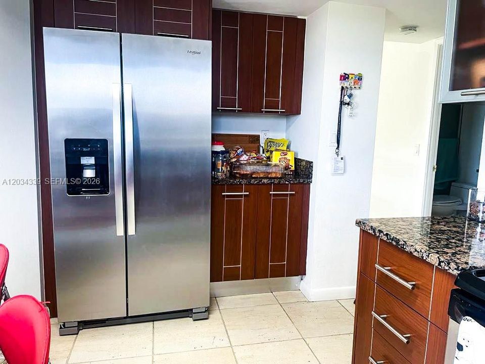 For Rent: $2,950 (3 beds, 2 baths, 1271 Square Feet)