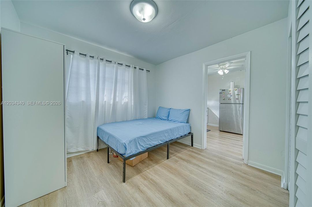 En Venta: $695,000 (4 camas, 3 baños, 2028 Pies cuadrados)