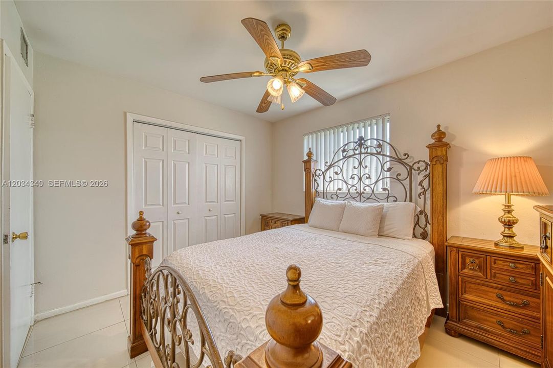 En Venta: $695,000 (4 camas, 3 baños, 2028 Pies cuadrados)