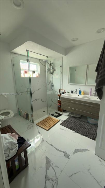 В аренду: $3,800 (4 спален, 2 ванн, 1496 Квадратных фут)
