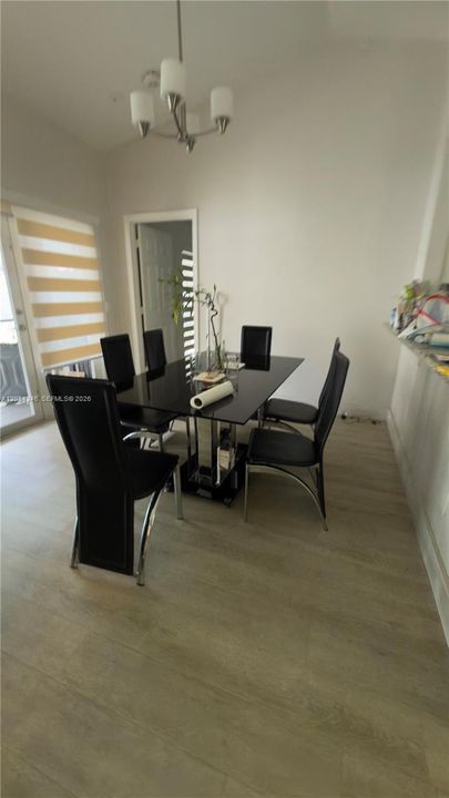 В аренду: $3,800 (4 спален, 2 ванн, 1496 Квадратных фут)