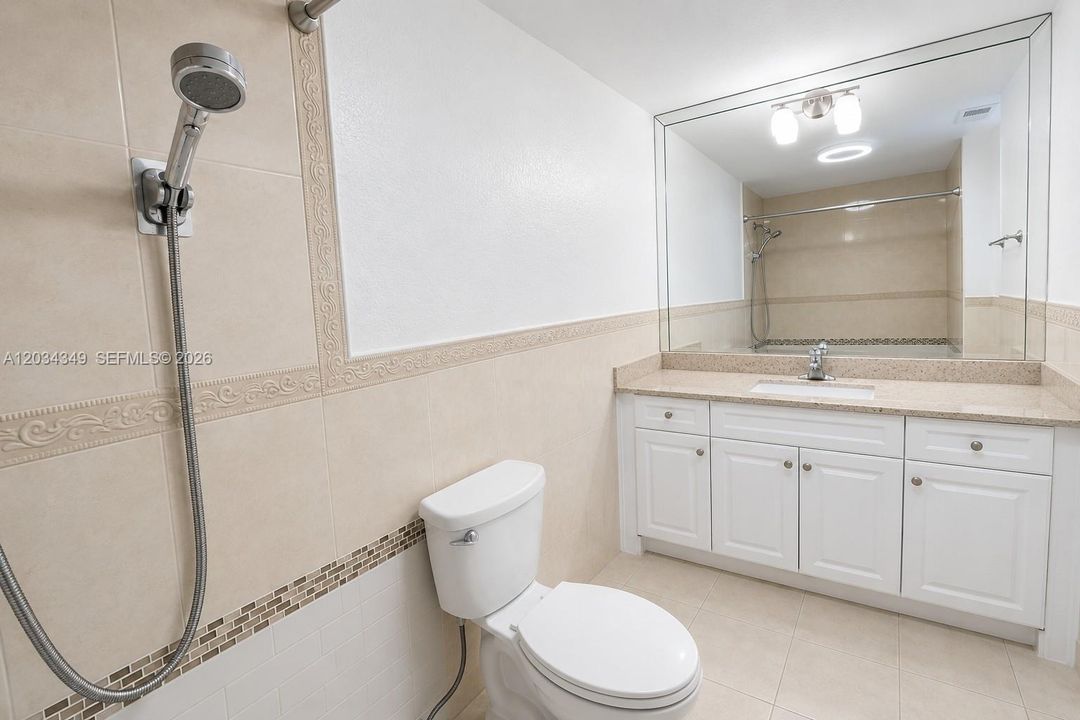For Rent: $1,750 (1 beds, 1 baths, 550 Square Feet)