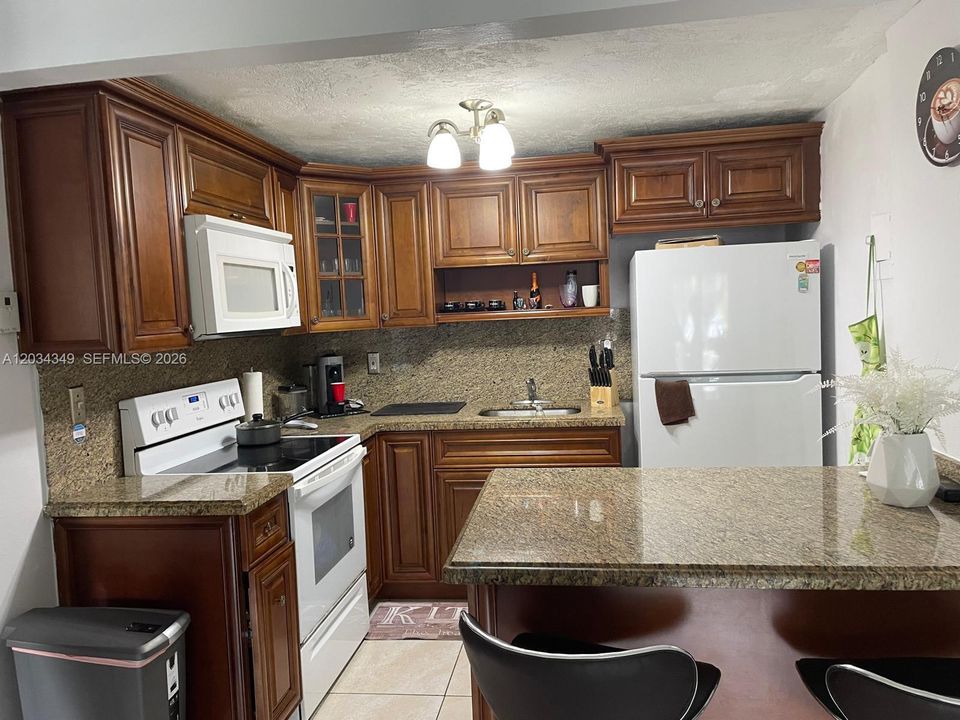 For Rent: $1,750 (1 beds, 1 baths, 550 Square Feet)