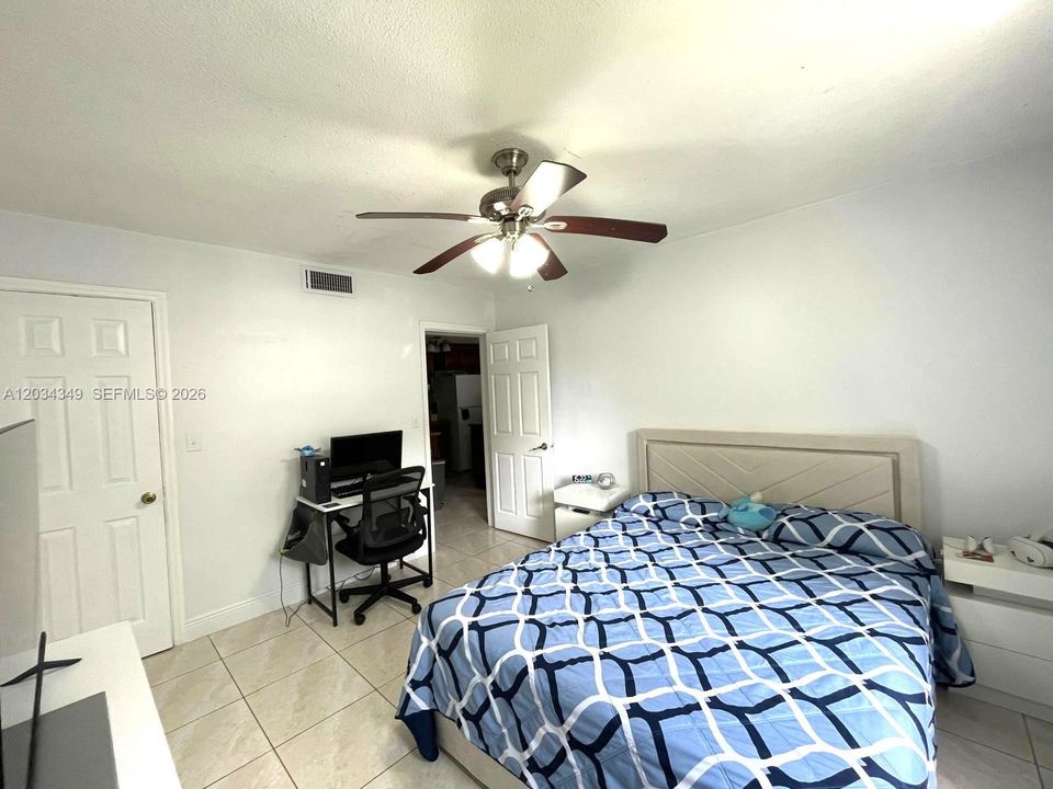 For Rent: $1,750 (1 beds, 1 baths, 550 Square Feet)