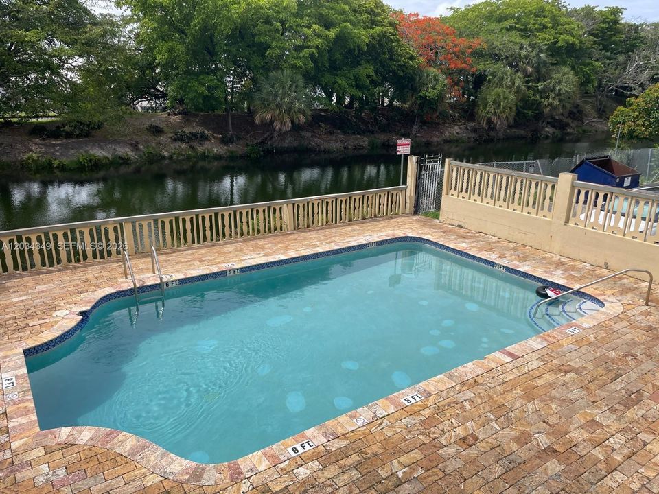 For Rent: $1,750 (1 beds, 1 baths, 550 Square Feet)