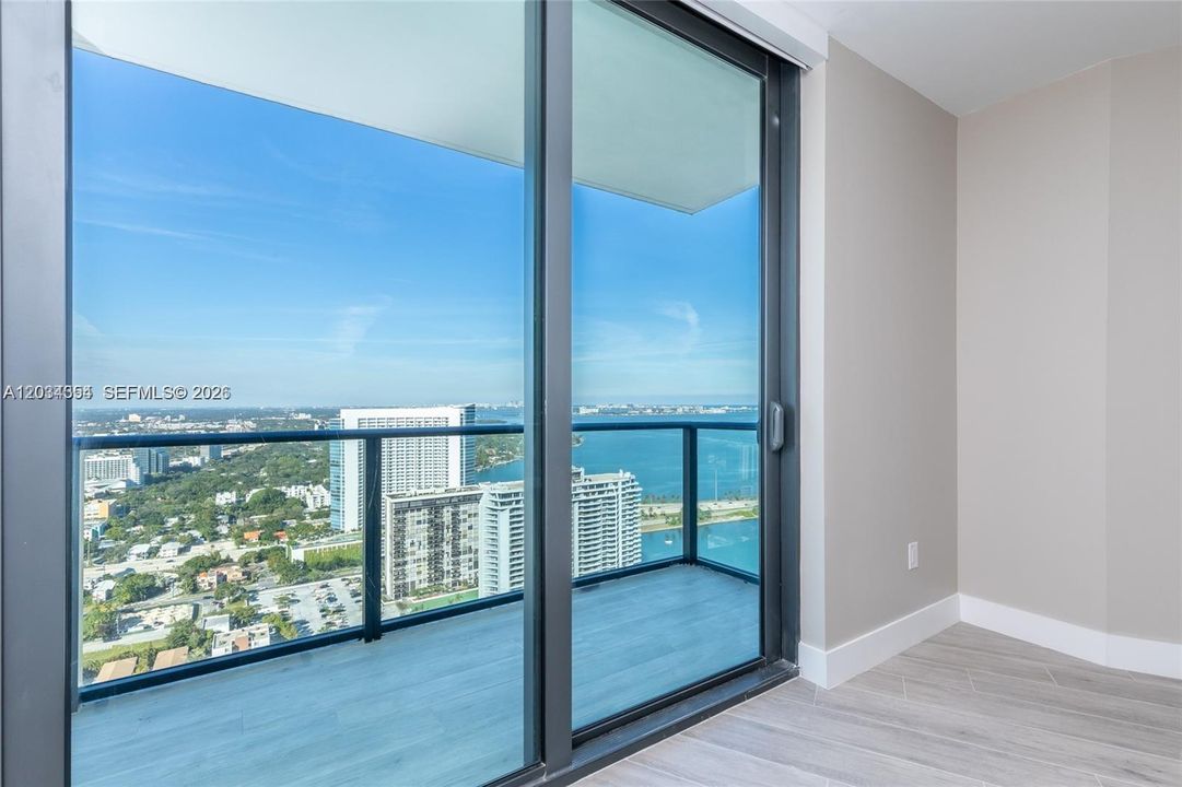Active With Contract: $4,950 (2 beds, 2 baths, 1141 Square Feet)