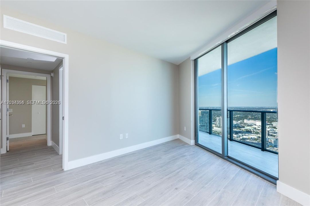 Active With Contract: $4,950 (2 beds, 2 baths, 1141 Square Feet)