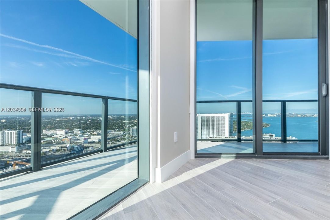 Active With Contract: $4,950 (2 beds, 2 baths, 1141 Square Feet)