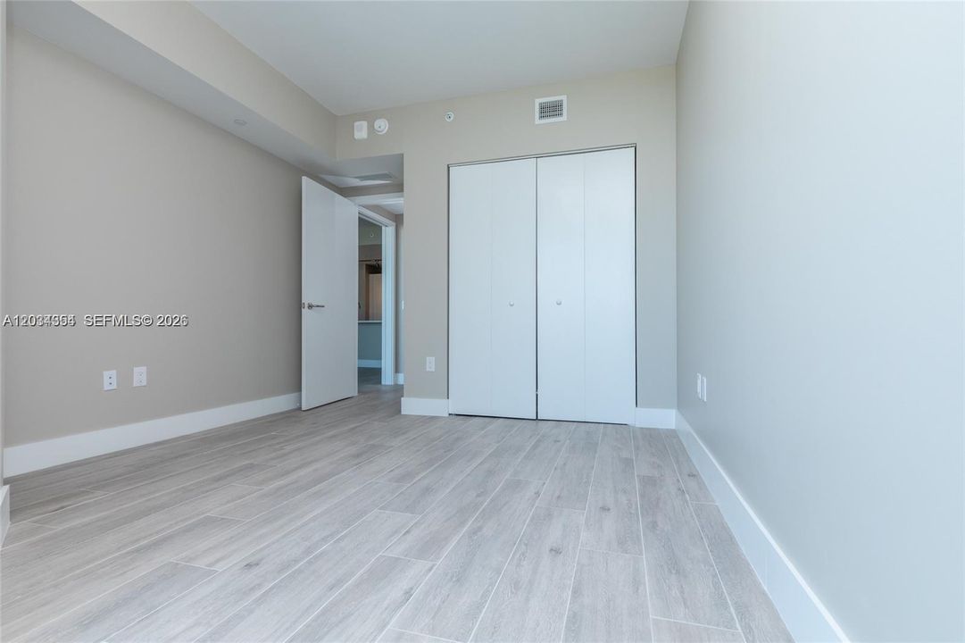 Active With Contract: $4,950 (2 beds, 2 baths, 1141 Square Feet)
