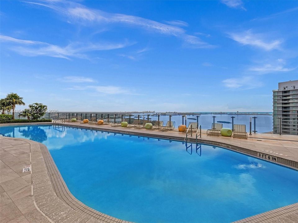 Active With Contract: $4,950 (2 beds, 2 baths, 1141 Square Feet)