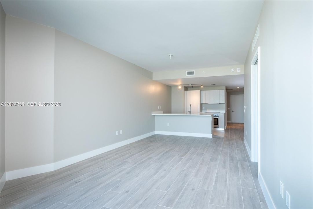 Active With Contract: $4,950 (2 beds, 2 baths, 1141 Square Feet)