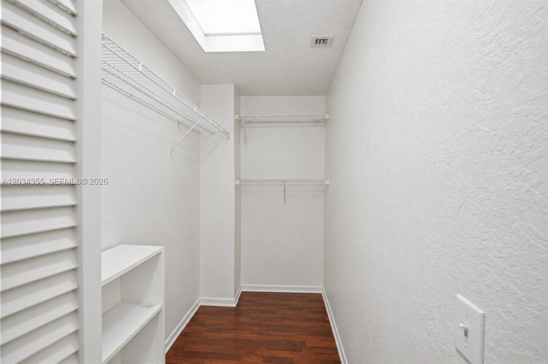 For Sale: $440,000 (4 beds, 2 baths, 1568 Square Feet)