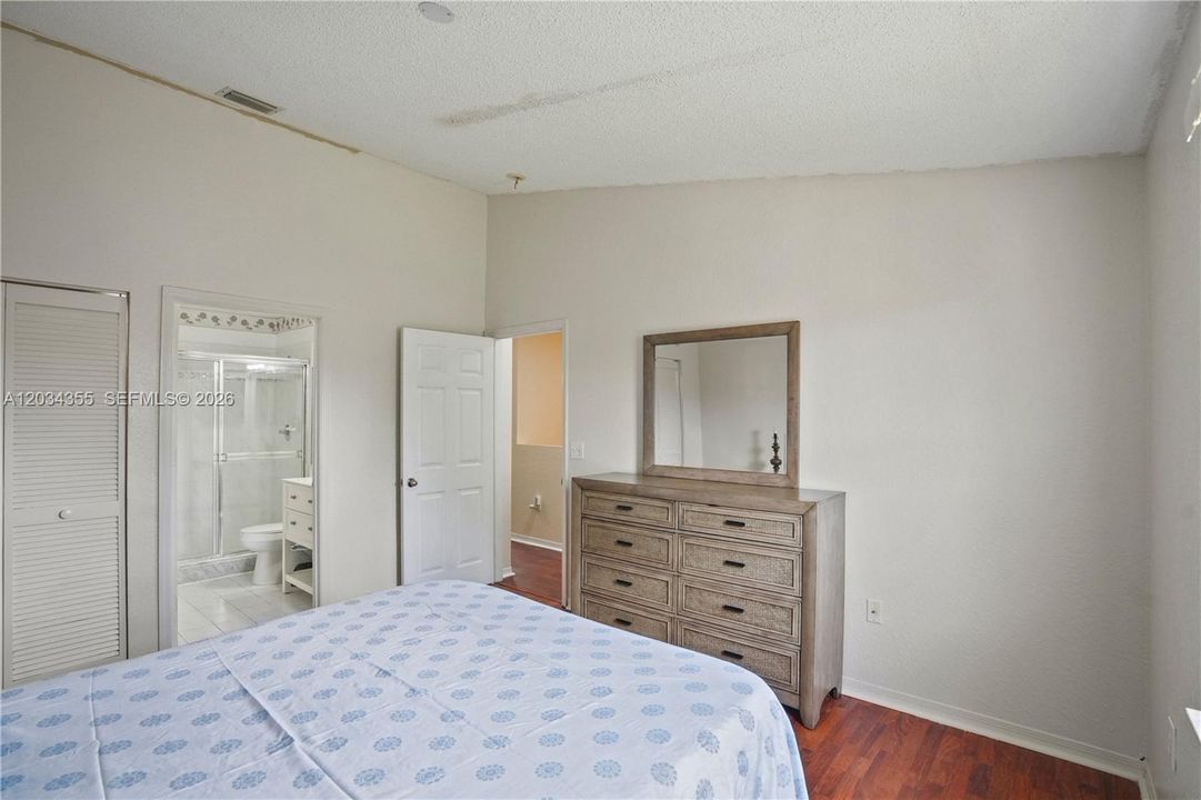 For Sale: $440,000 (4 beds, 2 baths, 1568 Square Feet)