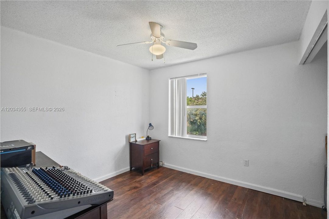 For Sale: $440,000 (4 beds, 2 baths, 1568 Square Feet)