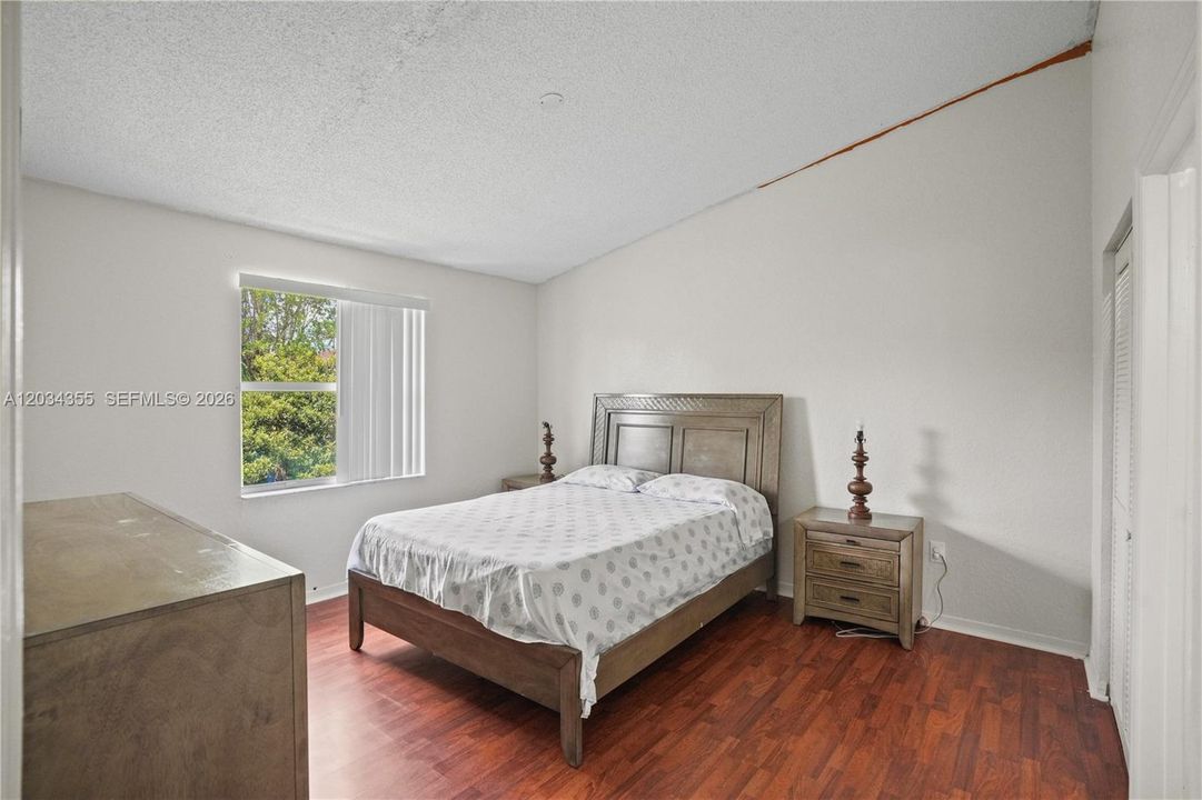 For Sale: $440,000 (4 beds, 2 baths, 1568 Square Feet)