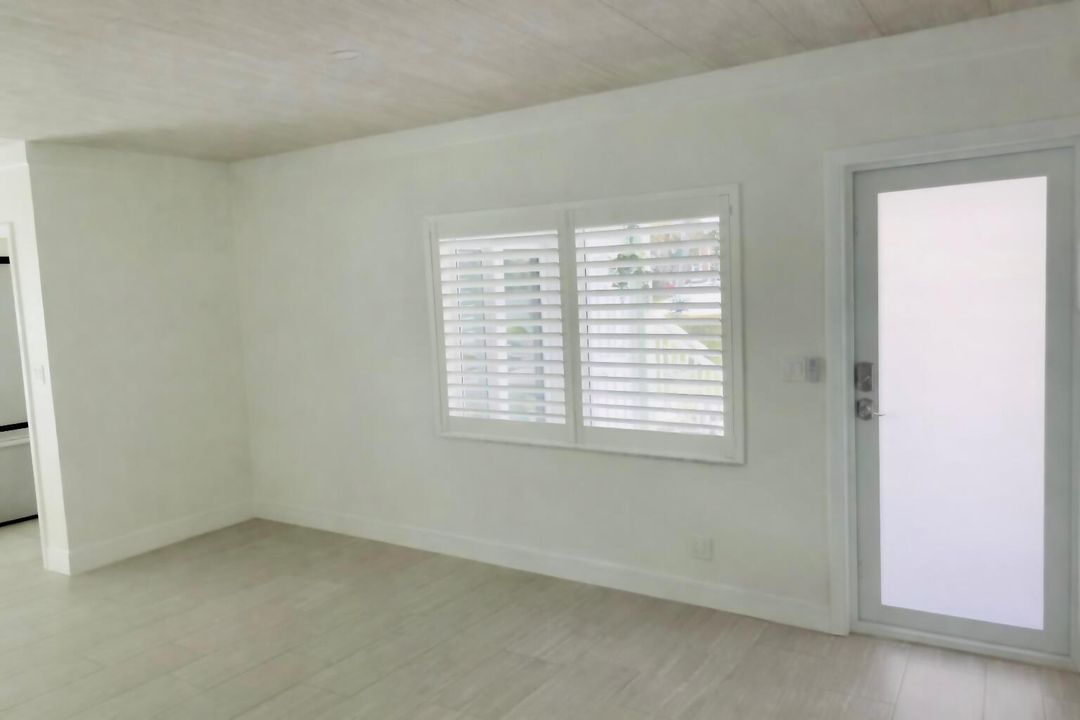 Living room (2)