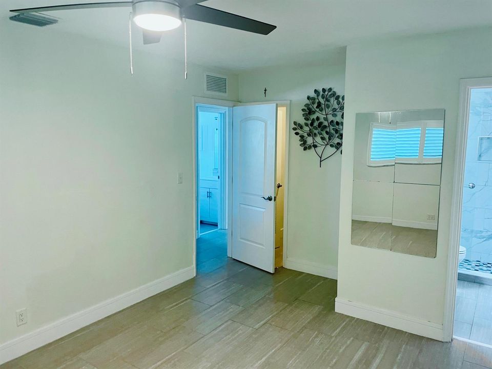 Main Bedroom (2)