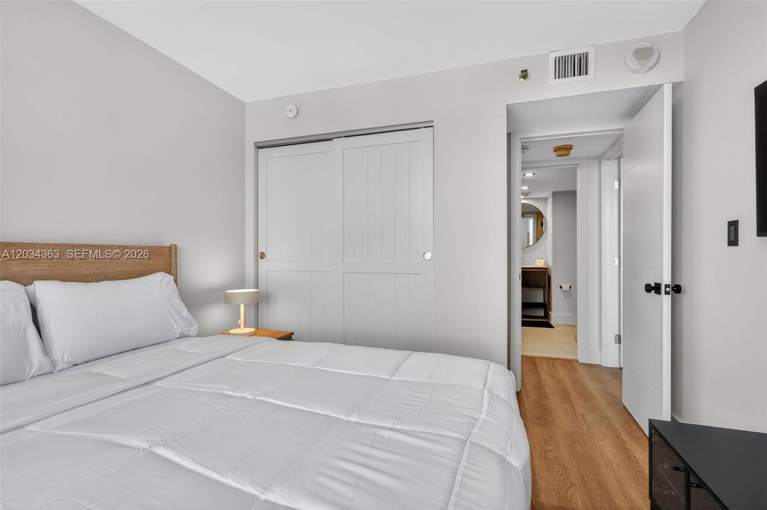 For Rent: $5,000 (2 beds, 2 baths, 1005 Square Feet)