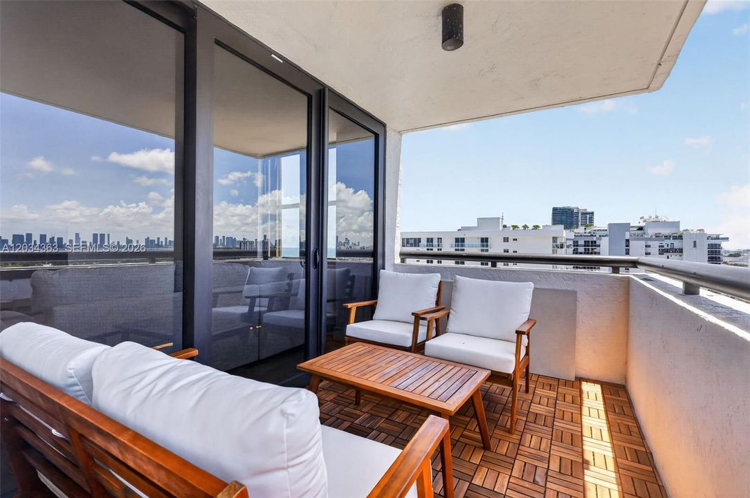 For Rent: $5,000 (2 beds, 2 baths, 1005 Square Feet)