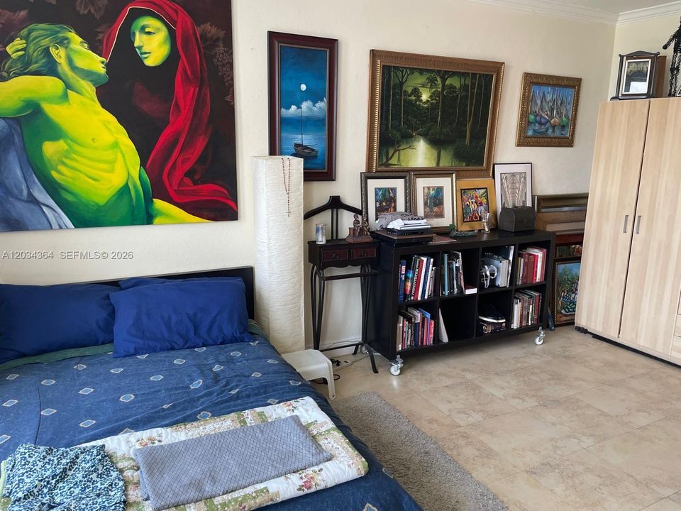 For Rent: $1,950 (0 beds, 1 baths, 420 Square Feet)