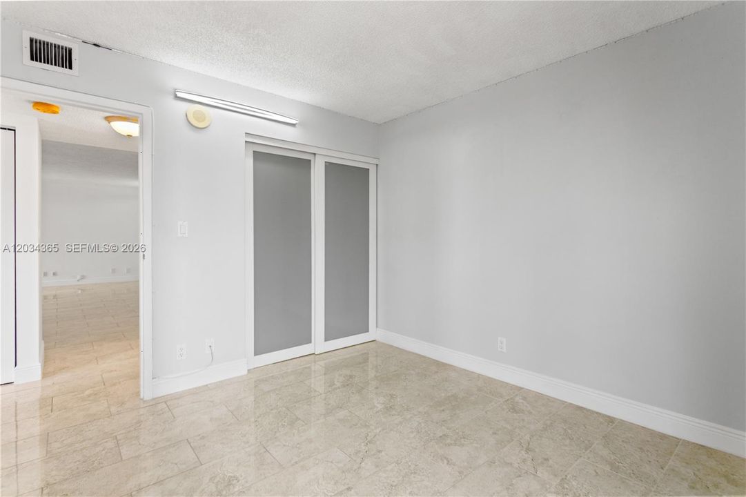 В аренду: $3,150 (2 спален, 2 ванн, 894 Квадратных фут)