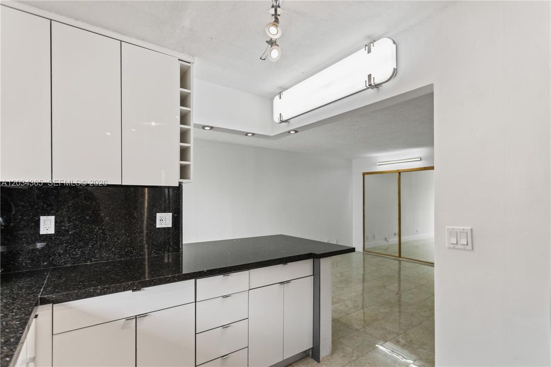 В аренду: $3,150 (2 спален, 2 ванн, 894 Квадратных фут)