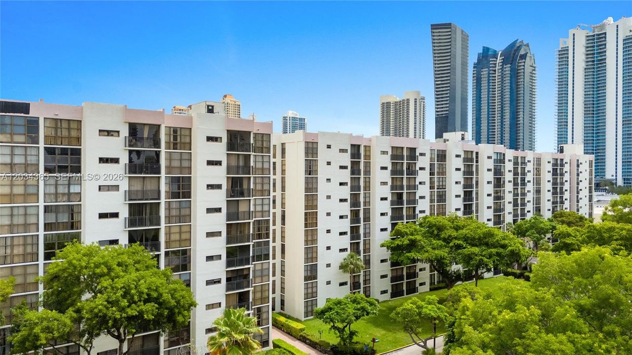 В аренду: $3,150 (2 спален, 2 ванн, 894 Квадратных фут)