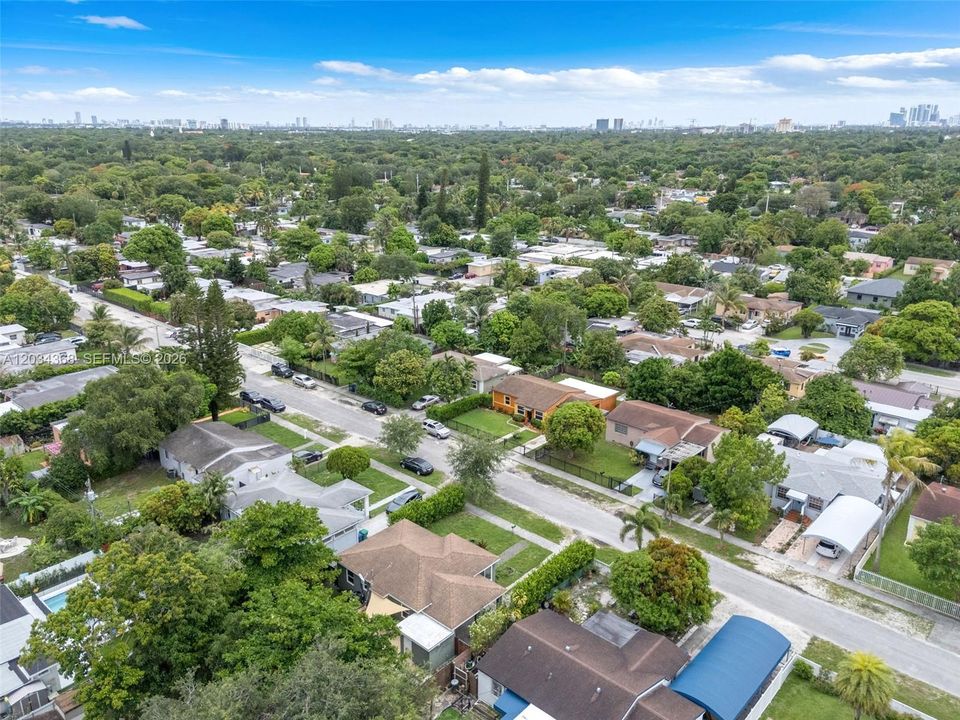 For Sale: $510,000 (2 beds, 1 baths, 873 Square Feet)