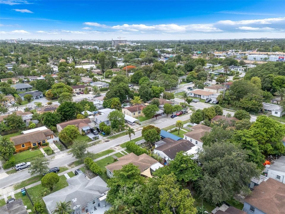 For Sale: $510,000 (2 beds, 1 baths, 873 Square Feet)