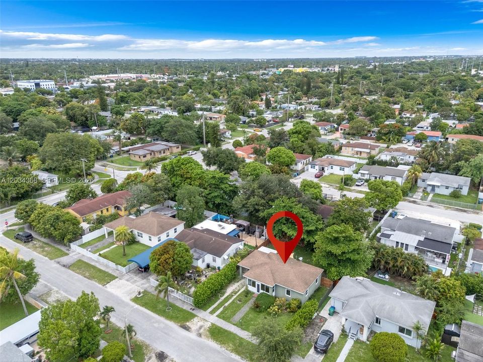 For Sale: $510,000 (2 beds, 1 baths, 873 Square Feet)