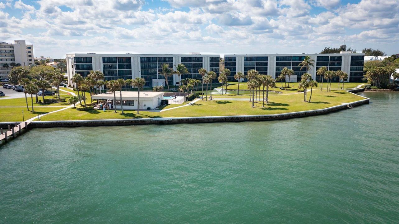 300 Intracoastal Pl Apt 403-33
