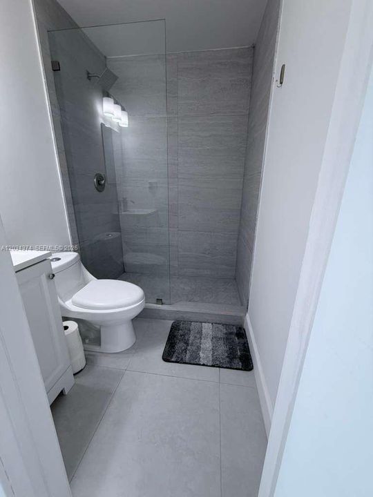 For Sale: $419,900 (2 beds, 2 baths, 882 Square Feet)