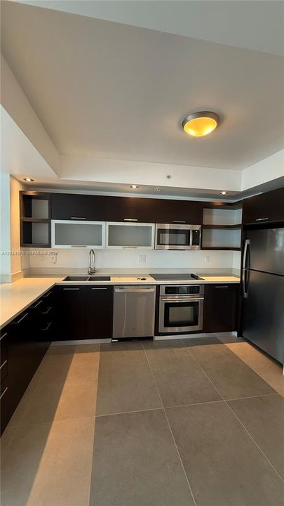 For Rent: $4,450 (2 beds, 2 baths, 1175 Square Feet)