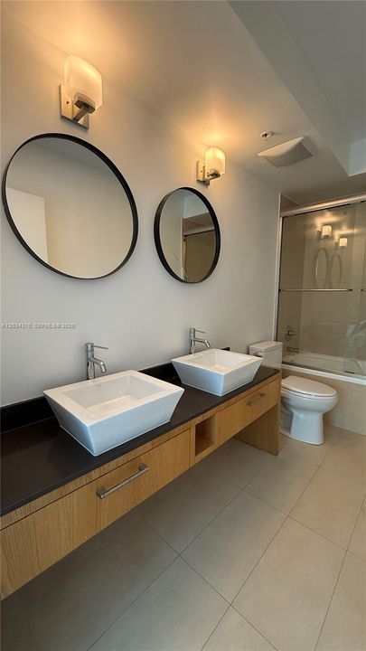 For Rent: $4,450 (2 beds, 2 baths, 1175 Square Feet)