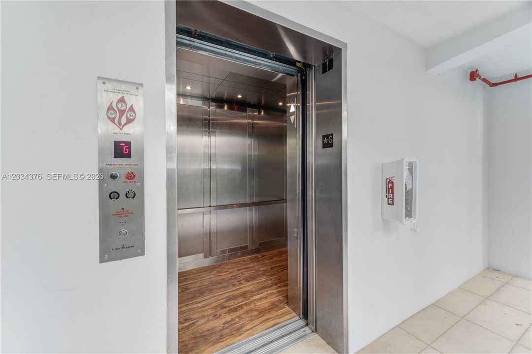 For Rent: $4,450 (2 beds, 2 baths, 1175 Square Feet)