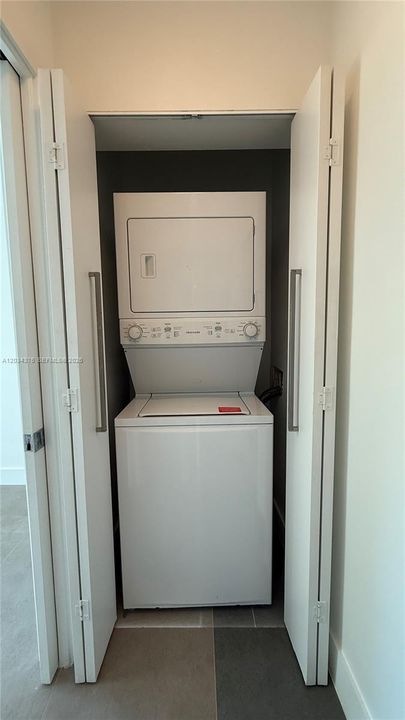 For Rent: $4,450 (2 beds, 2 baths, 1175 Square Feet)