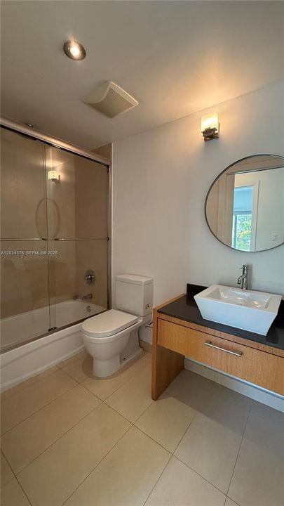 For Rent: $4,450 (2 beds, 2 baths, 1175 Square Feet)