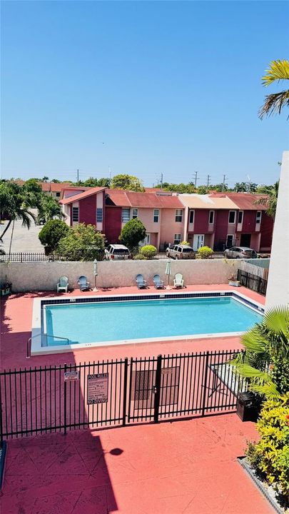 For Rent: $2,200 (2 beds, 2 baths, 1000 Square Feet)