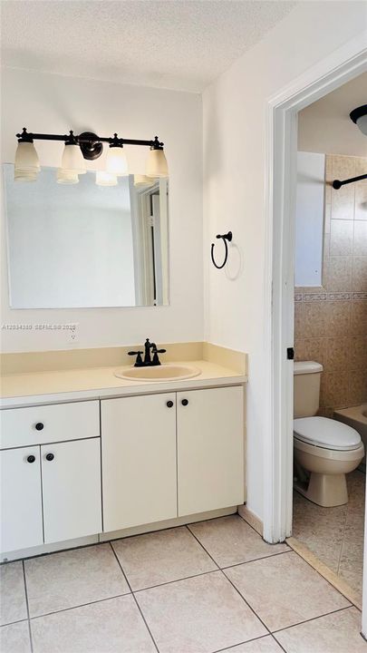 For Rent: $2,200 (2 beds, 2 baths, 1000 Square Feet)